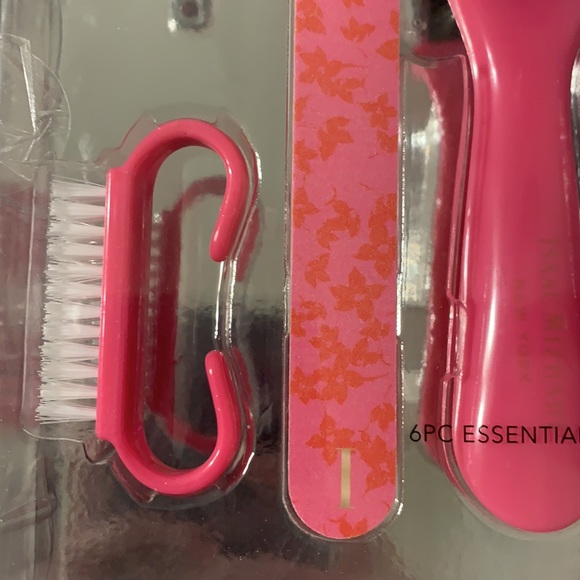 NWT Isaac Mizrahi Pedicure Kit - Picture 6 of 8